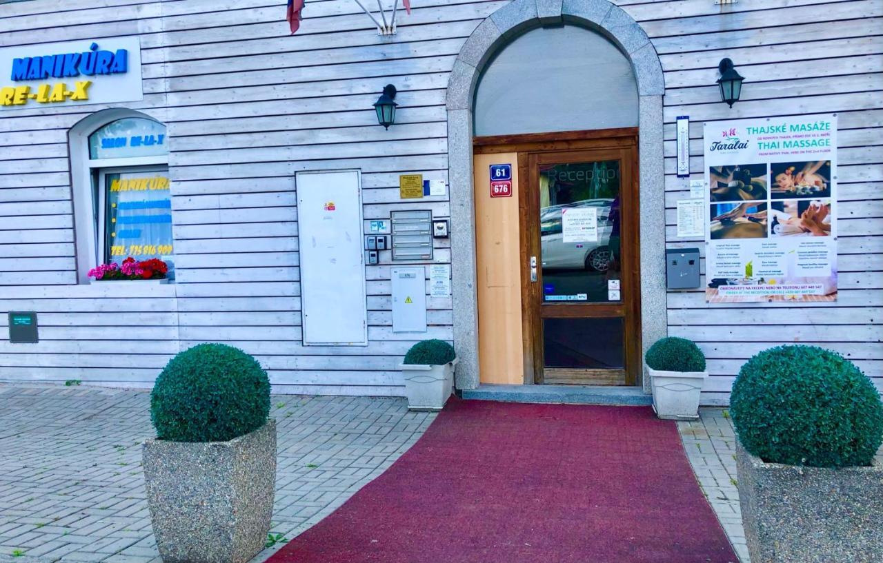 Pension Village Karlsbad Buitenkant foto