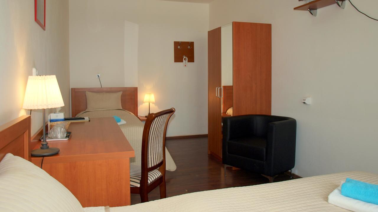 Pension Village Karlsbad Buitenkant foto