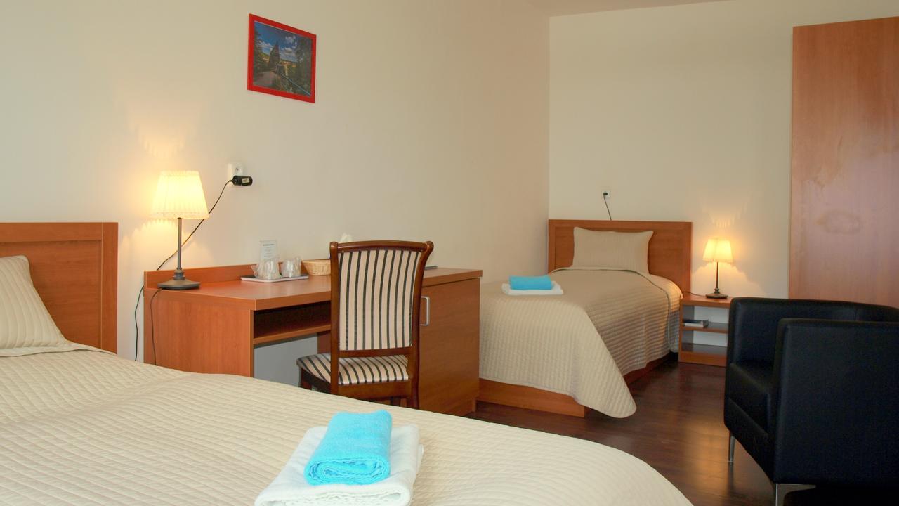 Pension Village Karlsbad Buitenkant foto