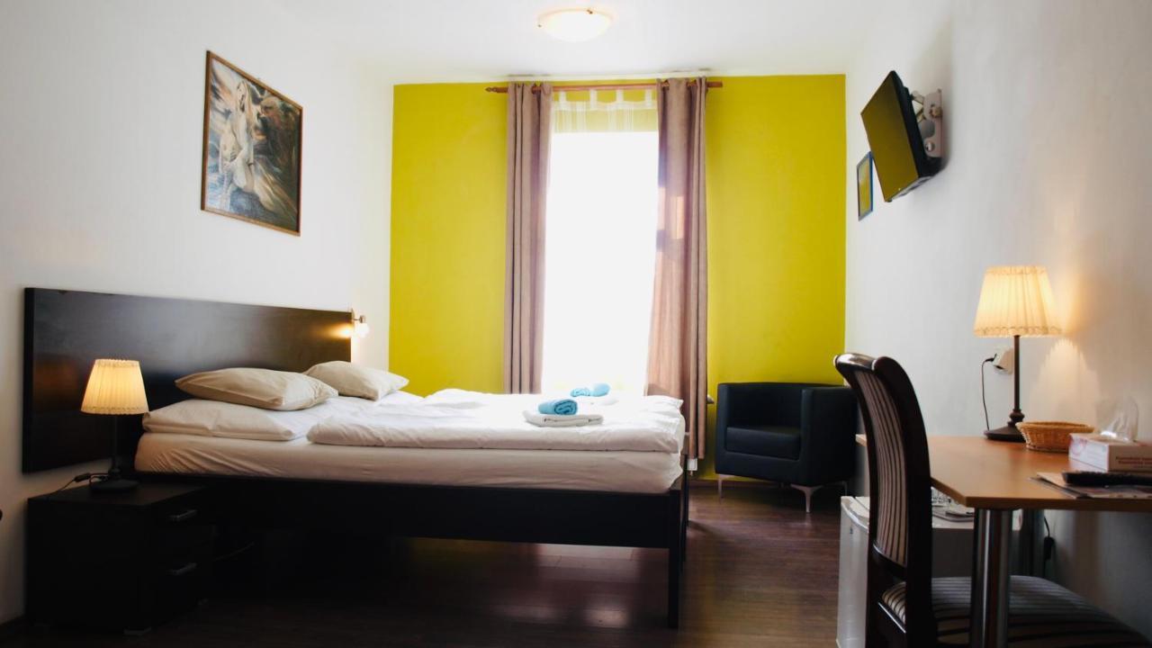 Pension Village Karlsbad Buitenkant foto