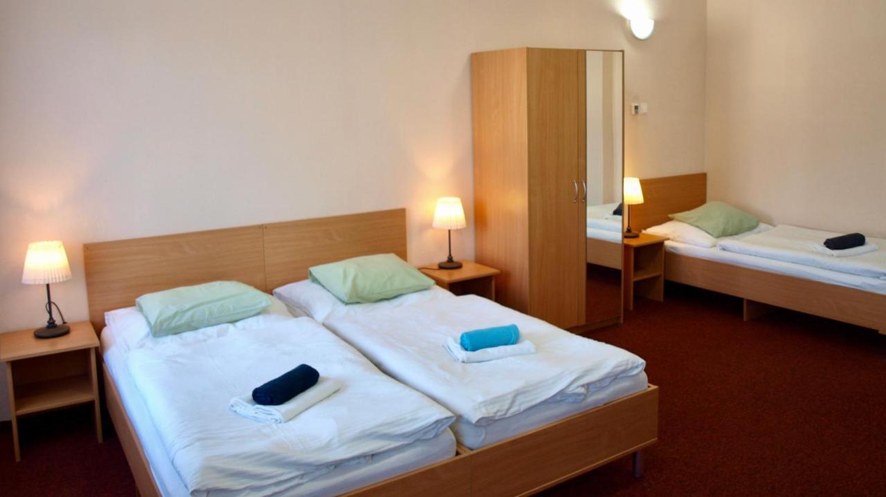 Pension Village Karlsbad Buitenkant foto